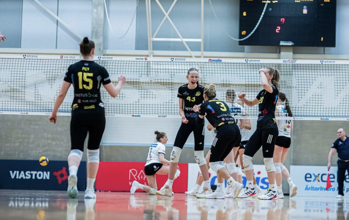 Mia Marta 15-aastasena Eesti naiste meister! Oli 2023. aasta keskpaik, kui Karl andis Jõekääru Rannakeskuses meie esimesel noortetrennide suvel tüdrukutele tren